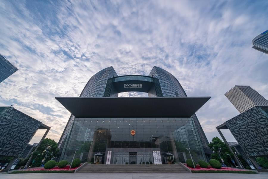PS把曝光不足建筑照片调成高清效果