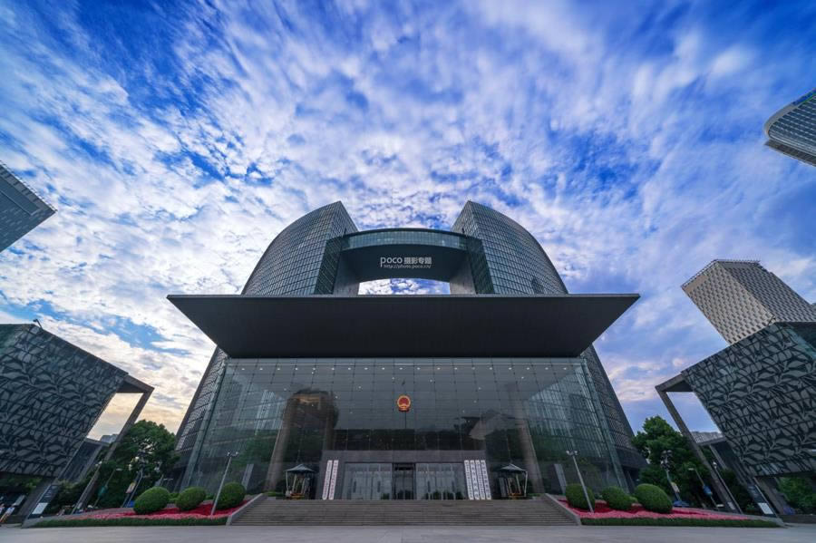 PS把曝光不足建筑照片调成高清效果