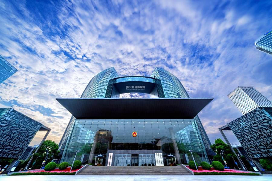PS把曝光不足建筑照片调成高清效果