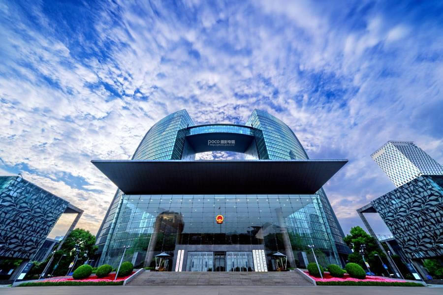 PS把曝光不足建筑照片调成高清效果