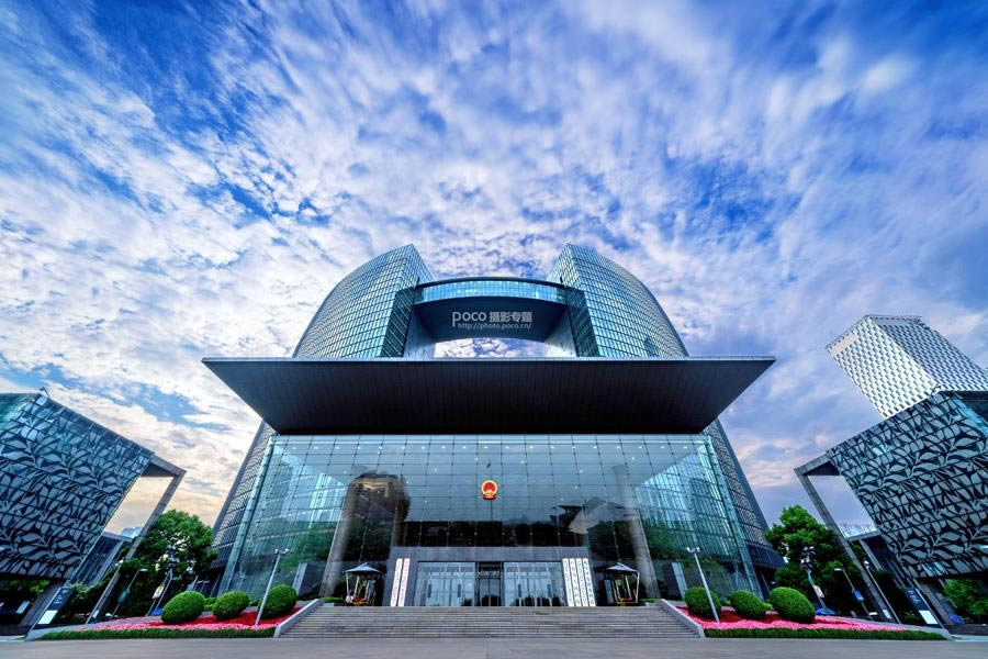 PS把曝光不足建筑照片调成高清效果